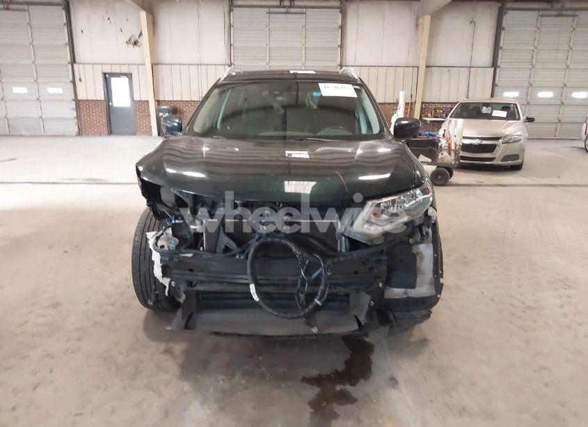 Photo 12 of 2019 Nissan Rogue SV (VIN 5N1AT2MT1KC709383)