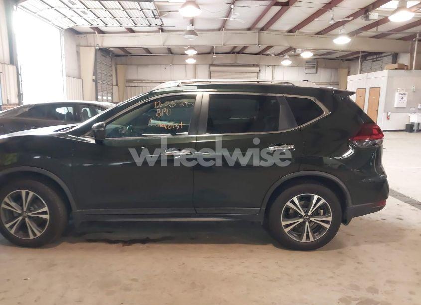 Photo 14 of 2019 Nissan Rogue SV (VIN 5N1AT2MT1KC709383)