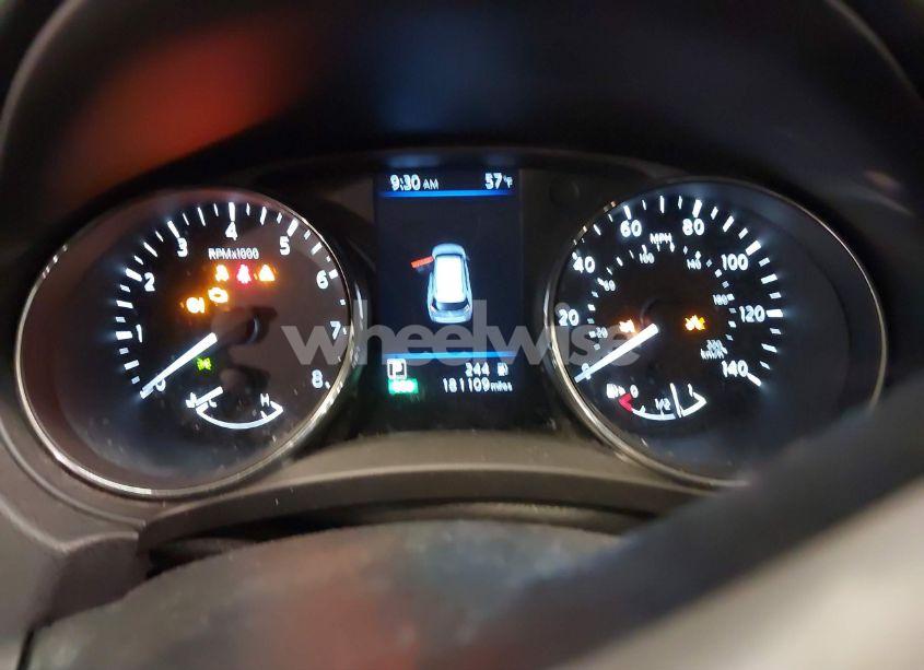 Photo 7 of 2019 Nissan Rogue SV (VIN 5N1AT2MT1KC709383)