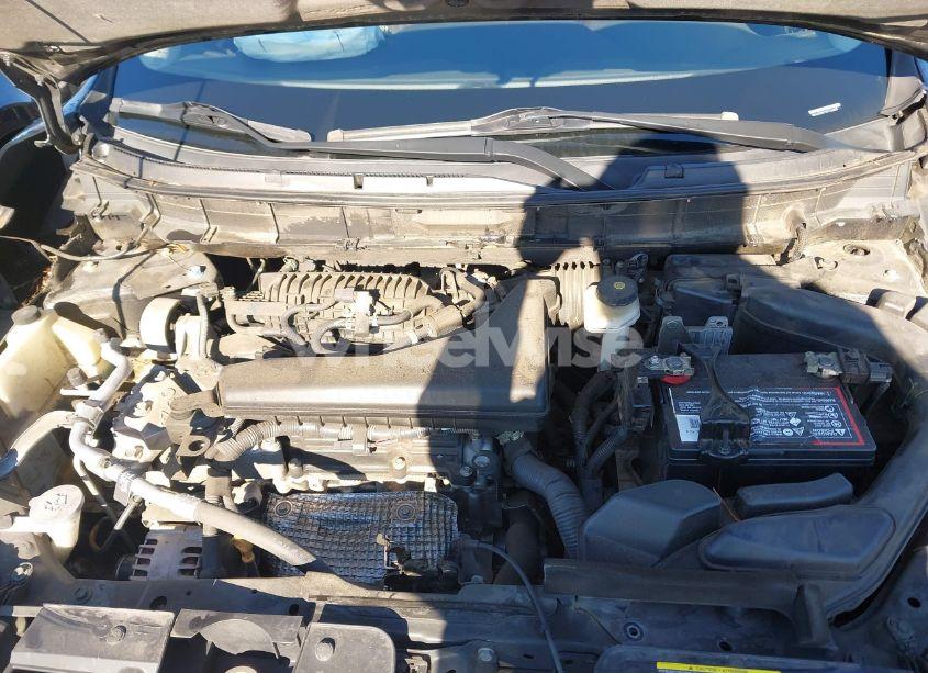 Photo 10 of 2019 Nissan Rogue S (VIN 5N1AT2MT1KC724529)