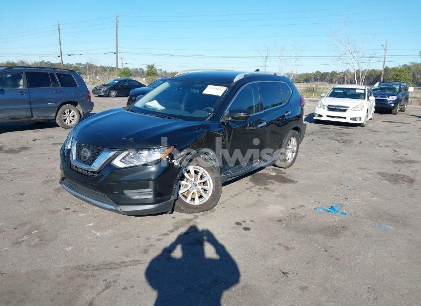 Photo 2 of 2019 Nissan Rogue S (VIN 5N1AT2MT1KC724529)