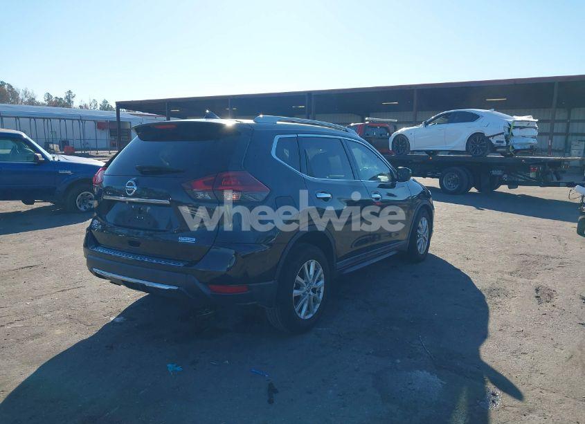 Photo 4 of 2019 Nissan Rogue S (VIN 5N1AT2MT1KC724529)