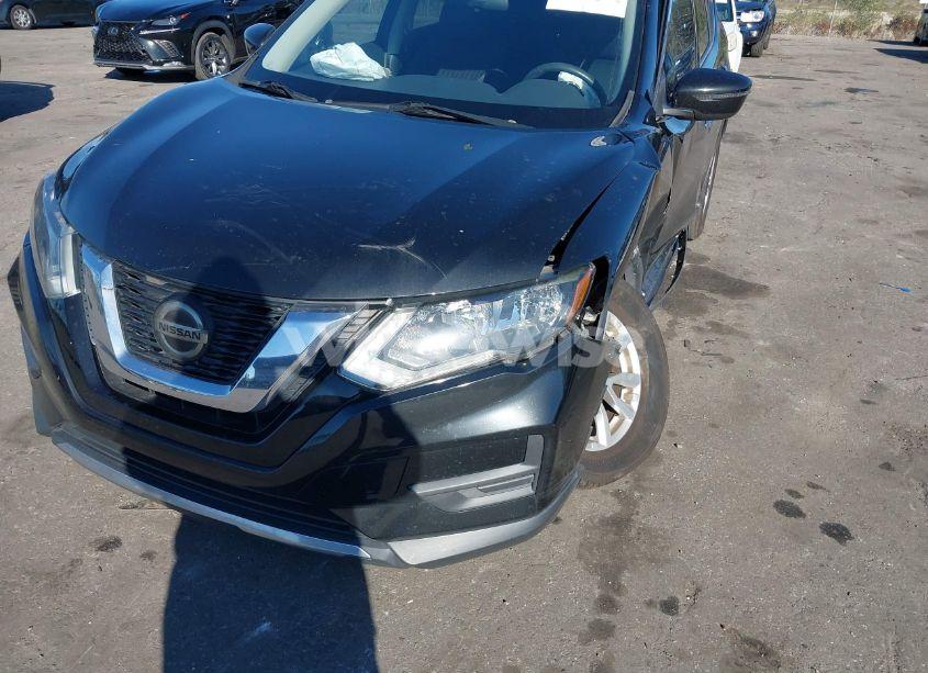 Photo 6 of 2019 Nissan Rogue S (VIN 5N1AT2MT1KC724529)