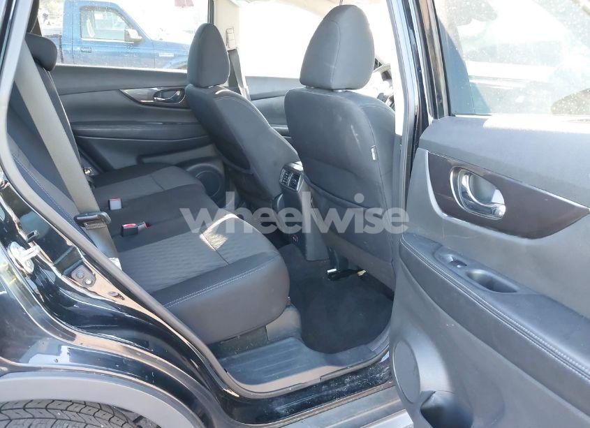 Photo 8 of 2019 Nissan Rogue S (VIN 5N1AT2MT1KC724529)