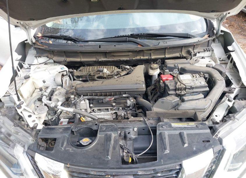 Photo 10 of 2019 Nissan Rogue S (VIN 5N1AT2MT1KC725728)