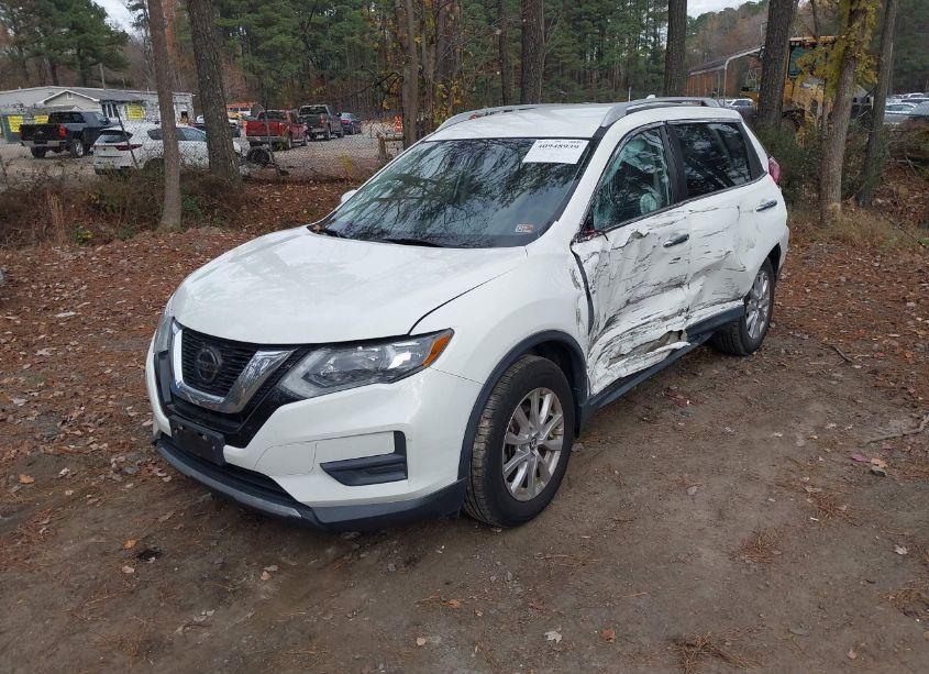 Photo 2 of 2019 Nissan Rogue S (VIN 5N1AT2MT1KC725728)
