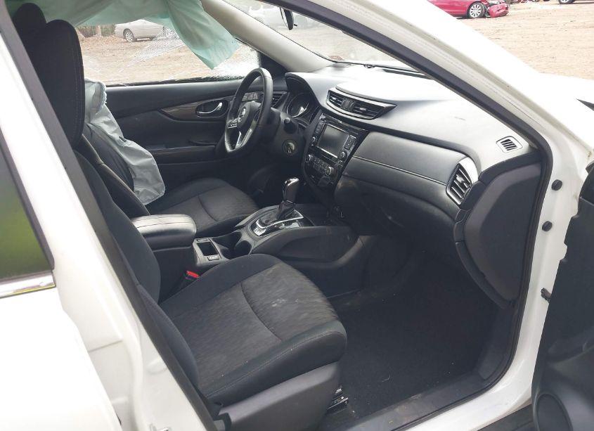 Photo 5 of 2019 Nissan Rogue S (VIN 5N1AT2MT1KC725728)