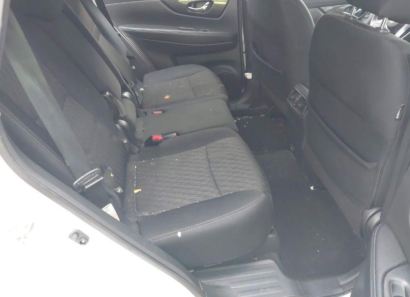 Photo 8 of 2019 Nissan Rogue S (VIN 5N1AT2MT1KC725728)