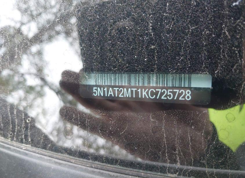 Photo 9 of 2019 Nissan Rogue S (VIN 5N1AT2MT1KC725728)