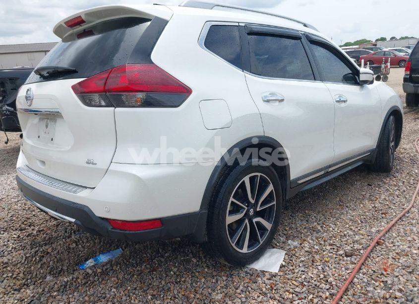 Photo 4 of 2019 Nissan Rogue SL (VIN 5N1AT2MT1KC740357)