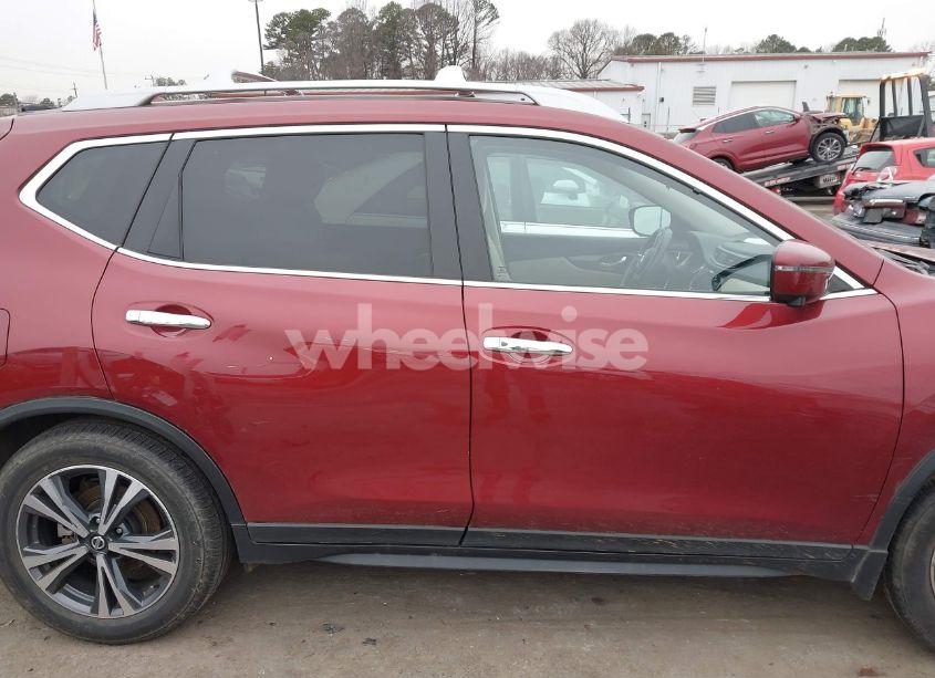 Photo 14 of 2019 Nissan Rogue SV (VIN 5N1AT2MT1KC753948)