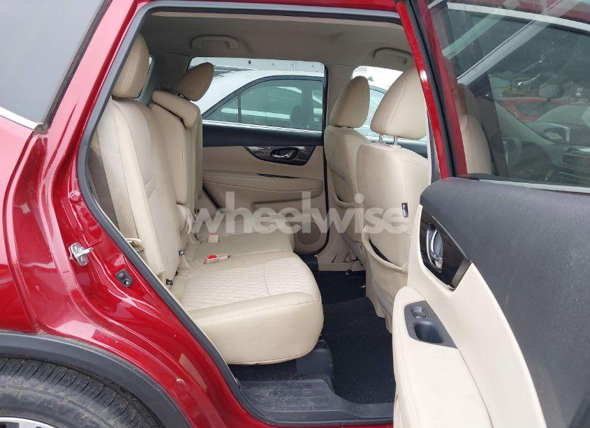 Photo 8 of 2019 Nissan Rogue SV (VIN 5N1AT2MT1KC753948)