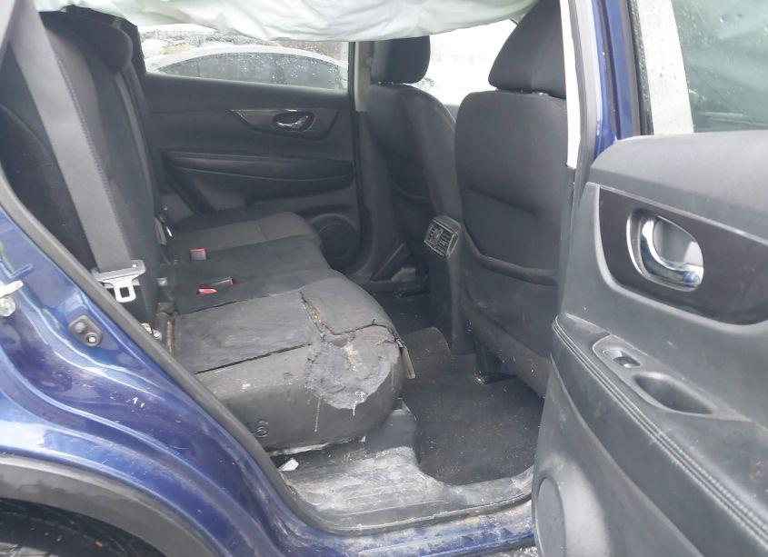 Photo 8 of 2019 Nissan Rogue S (VIN 5N1AT2MT1KC761046)