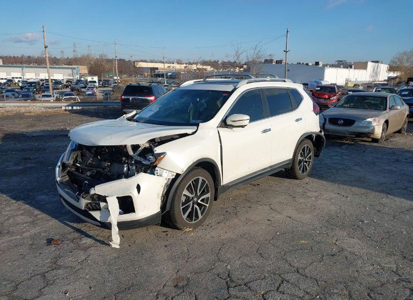 Photo 2 of 2019 Nissan Rogue SL (VIN 5N1AT2MT1KC782348)