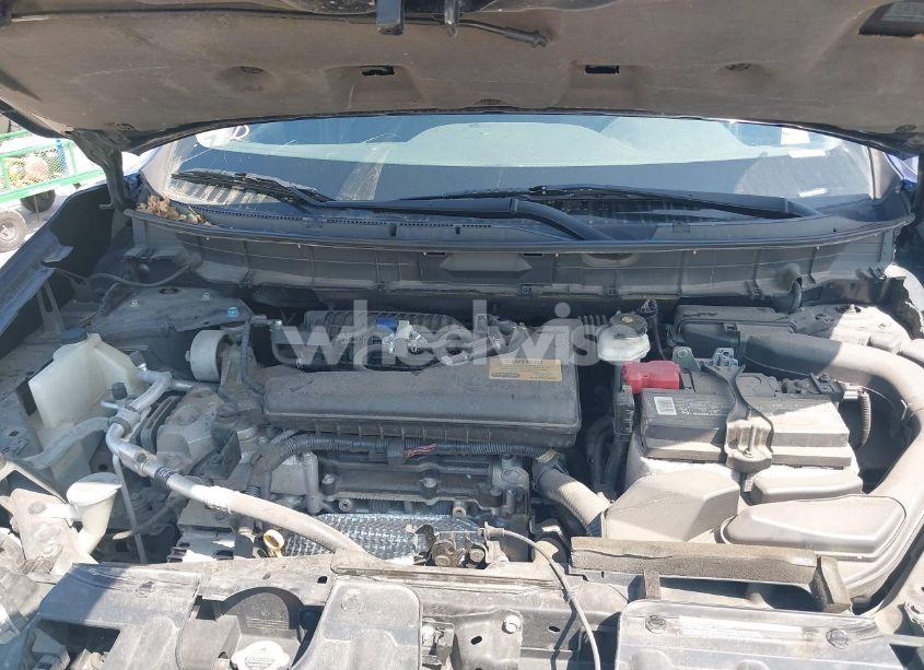 Photo 10 of 2019 Nissan Rogue S (VIN 5N1AT2MT1KC782706)