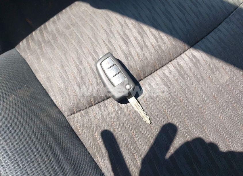 Photo 11 of 2019 Nissan Rogue S (VIN 5N1AT2MT1KC782706)