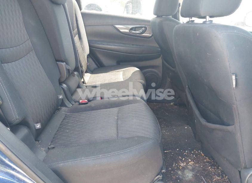 Photo 8 of 2019 Nissan Rogue S (VIN 5N1AT2MT1KC782706)