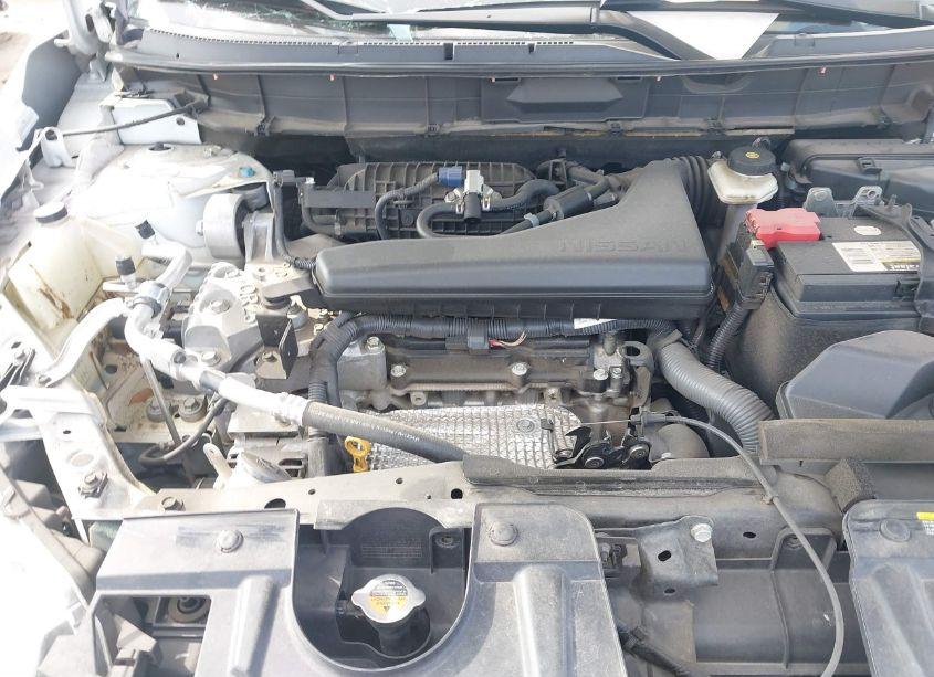 Photo 10 of 2019 Nissan Rogue SV (VIN 5N1AT2MT1KC786321)