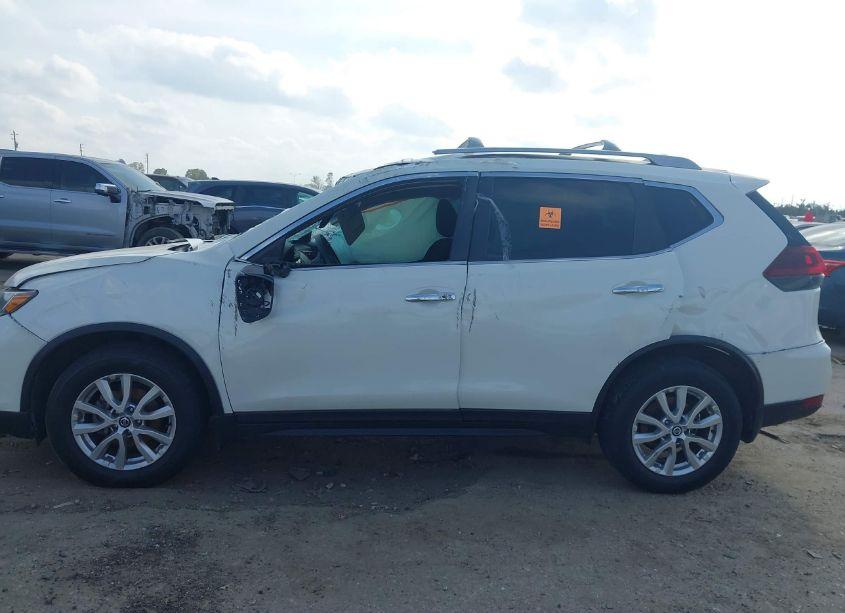 Photo 13 of 2019 Nissan Rogue SV (VIN 5N1AT2MT1KC786321)