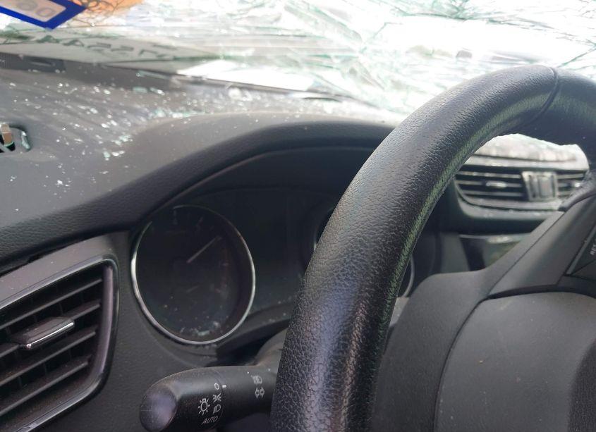 Photo 14 of 2019 Nissan Rogue SV (VIN 5N1AT2MT1KC786321)