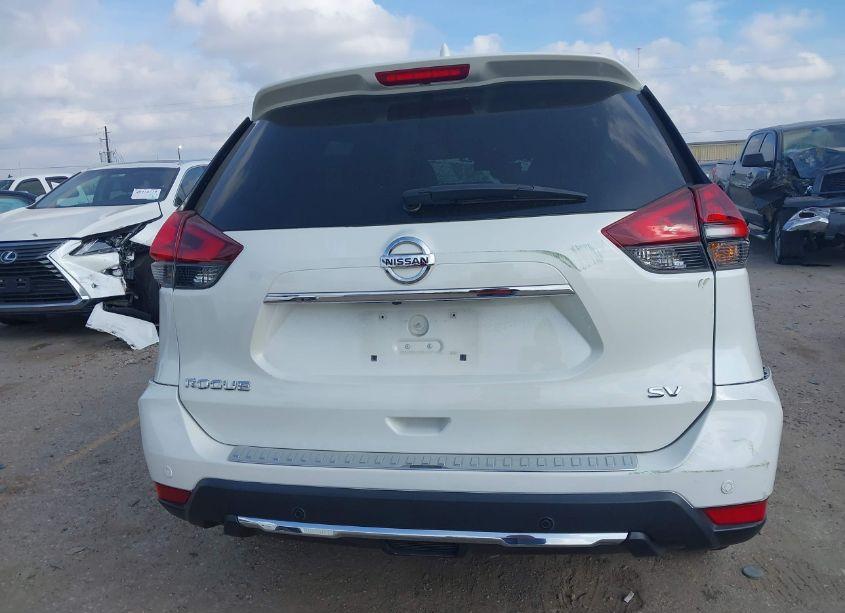 Photo 15 of 2019 Nissan Rogue SV (VIN 5N1AT2MT1KC786321)