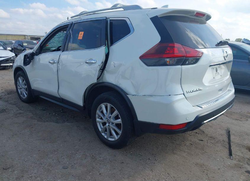Photo 3 of 2019 Nissan Rogue SV (VIN 5N1AT2MT1KC786321)