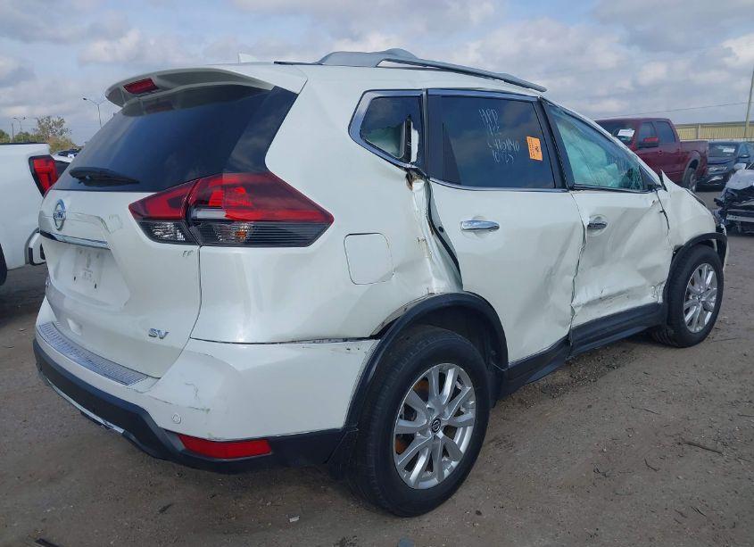 Photo 4 of 2019 Nissan Rogue SV (VIN 5N1AT2MT1KC786321)
