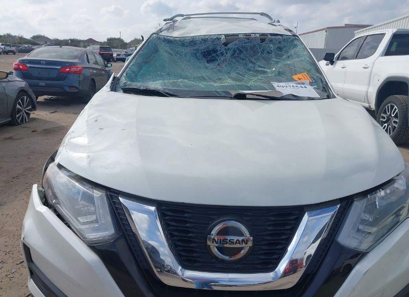 Photo 6 of 2019 Nissan Rogue SV (VIN 5N1AT2MT1KC786321)