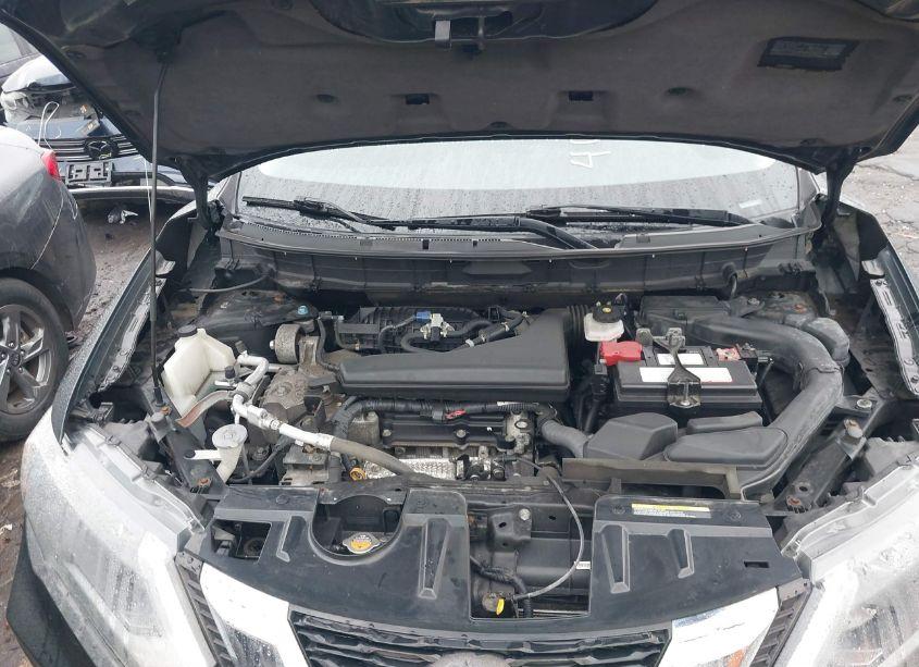Photo 10 of 2019 Nissan Rogue SV (VIN 5N1AT2MT1KC789400)