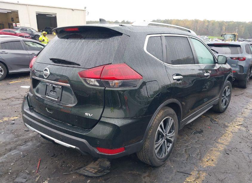 Photo 4 of 2019 Nissan Rogue SV (VIN 5N1AT2MT1KC789400)
