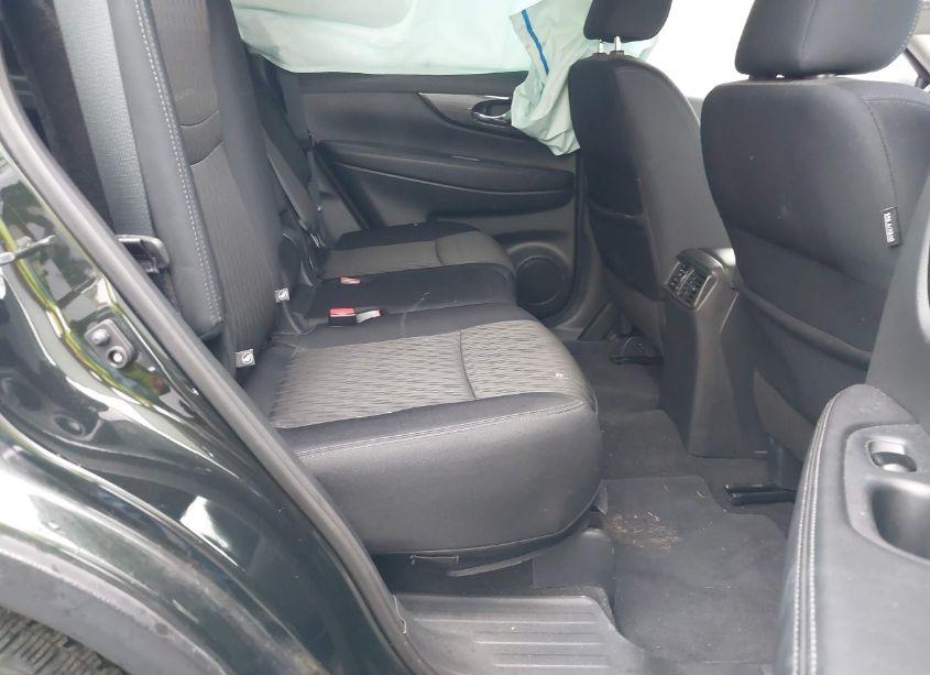 Photo 8 of 2019 Nissan Rogue SV (VIN 5N1AT2MT1KC789400)