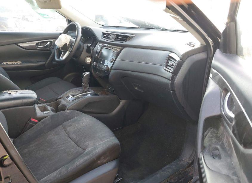 Photo 5 of 2019 Nissan Rogue S (VIN 5N1AT2MT1KC800735)