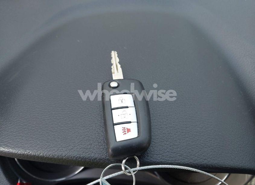 Photo 11 of 2019 Nissan Rogue S (VIN 5N1AT2MT1KC814330)