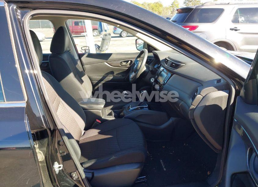 Photo 5 of 2020 Nissan Rogue (VIN 5N1AT2MT1LC759833)