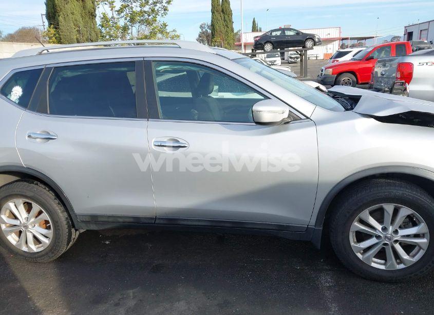 Photo 13 of 2014 Nissan Rogue SV (VIN 5N1AT2MT2EC872404)