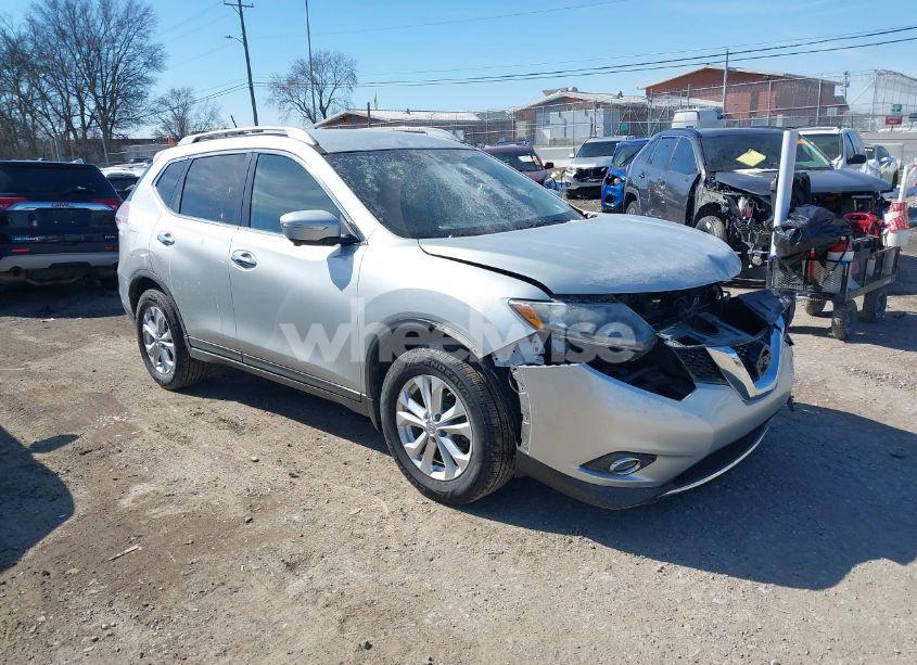 2015 Nissan Rogue SV (VIN 5N1AT2MT2FC752555) main photo