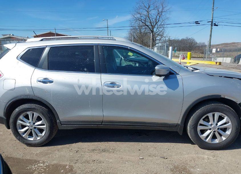 Photo 13 of 2015 Nissan Rogue SV (VIN 5N1AT2MT2FC752555)