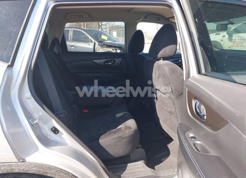 Photo 8 of 2015 Nissan Rogue SV (VIN 5N1AT2MT2FC752555)