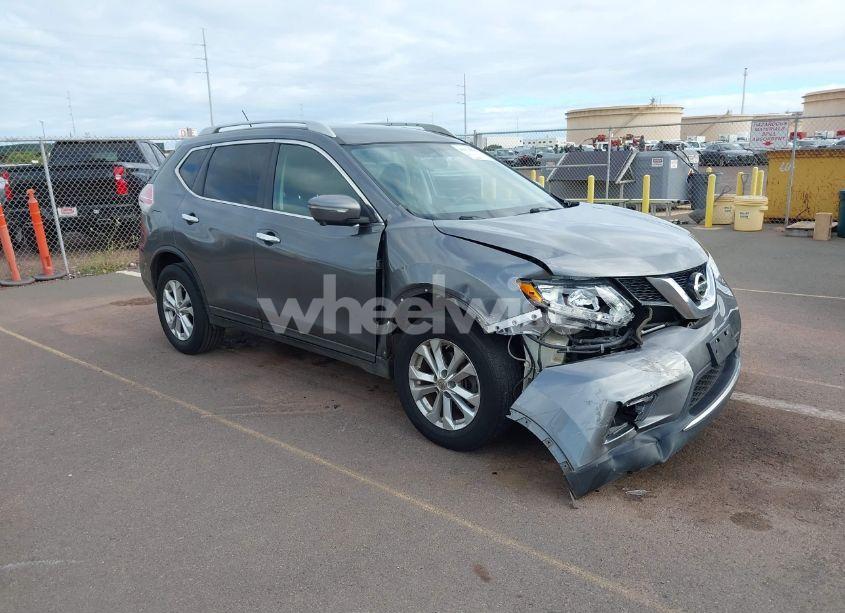 2015 Nissan Rogue SV (VIN 5N1AT2MT2FC801740) main photo