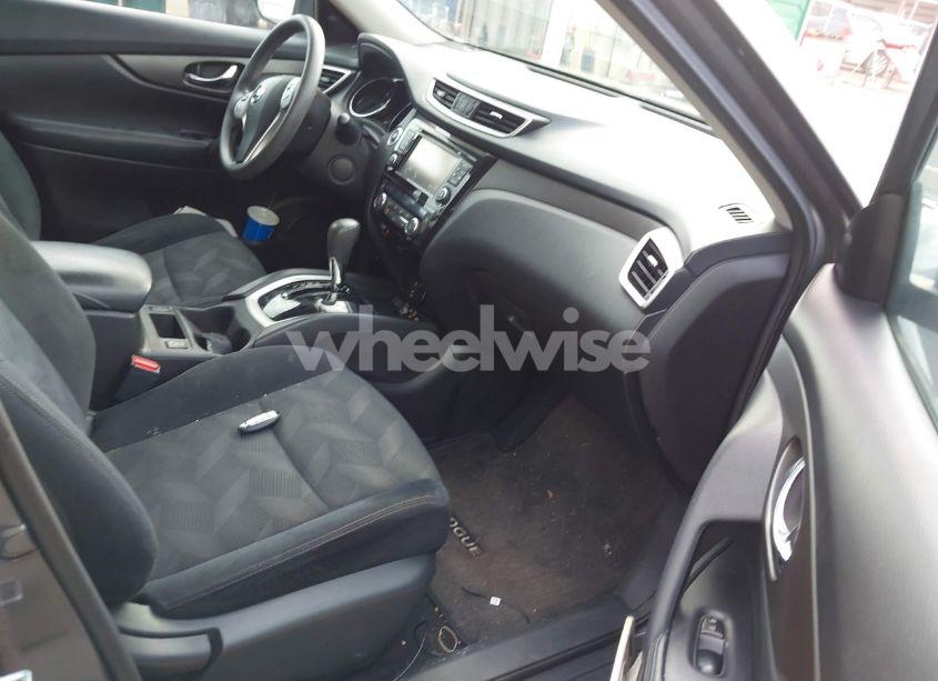 Photo 5 of 2015 Nissan Rogue SV (VIN 5N1AT2MT2FC801740)