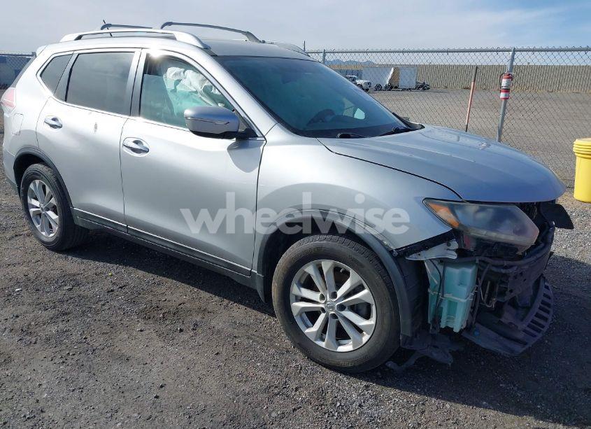 2015 Nissan Rogue SV (VIN 5N1AT2MT2FC833071) main photo