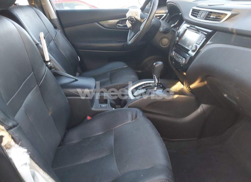 Photo 5 of 2015 Nissan Rogue SL (VIN 5N1AT2MT2FC873618)