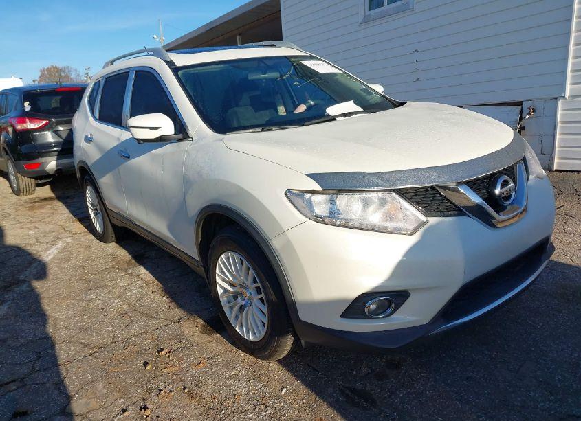 2016 Nissan Rogue SV (VIN 5N1AT2MT2GC840202) main photo