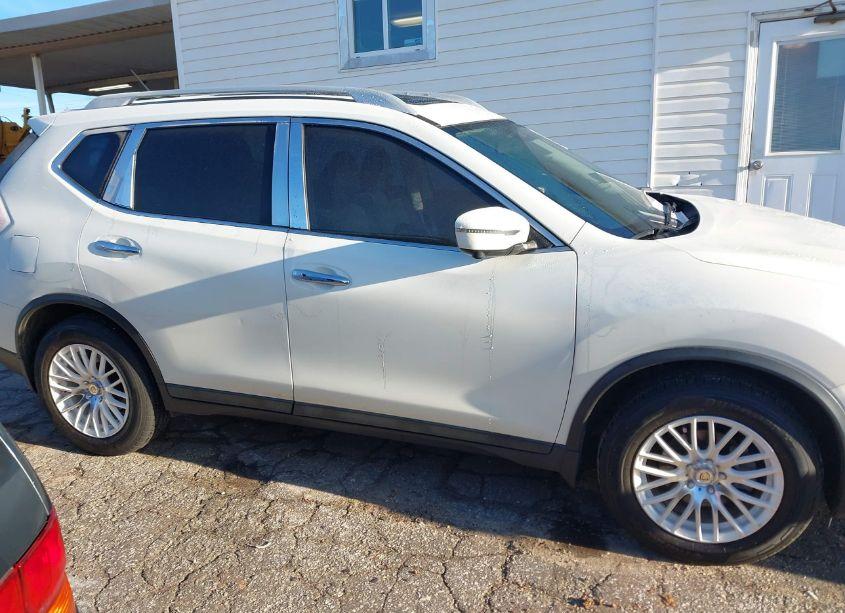 Photo 14 of 2016 Nissan Rogue SV (VIN 5N1AT2MT2GC840202)