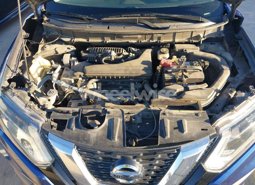 Photo 10 of 2017 Nissan Rogue SV (VIN 5N1AT2MT2HC737332)