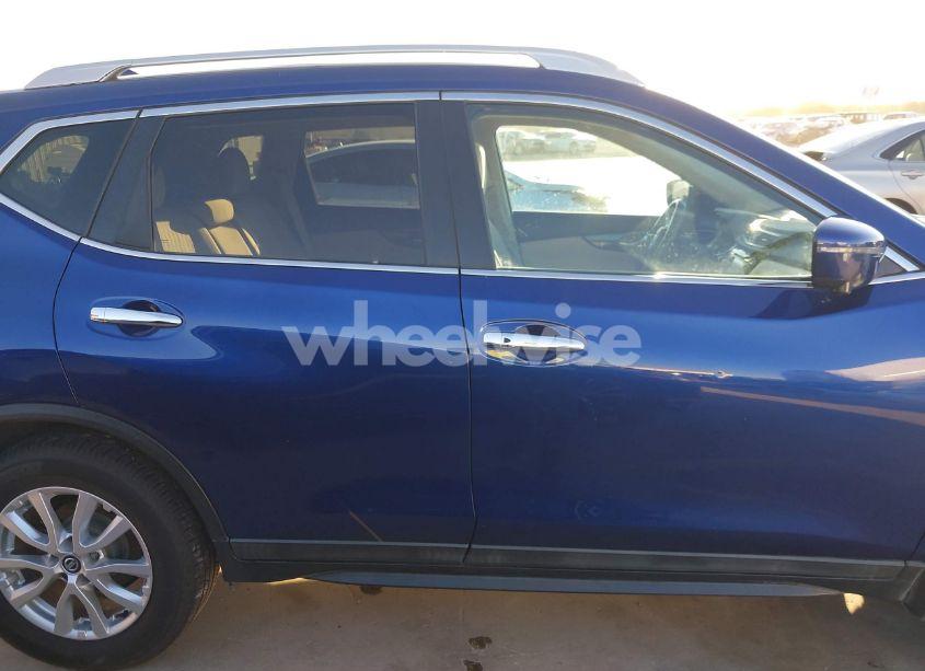 Photo 13 of 2017 Nissan Rogue SV (VIN 5N1AT2MT2HC737332)