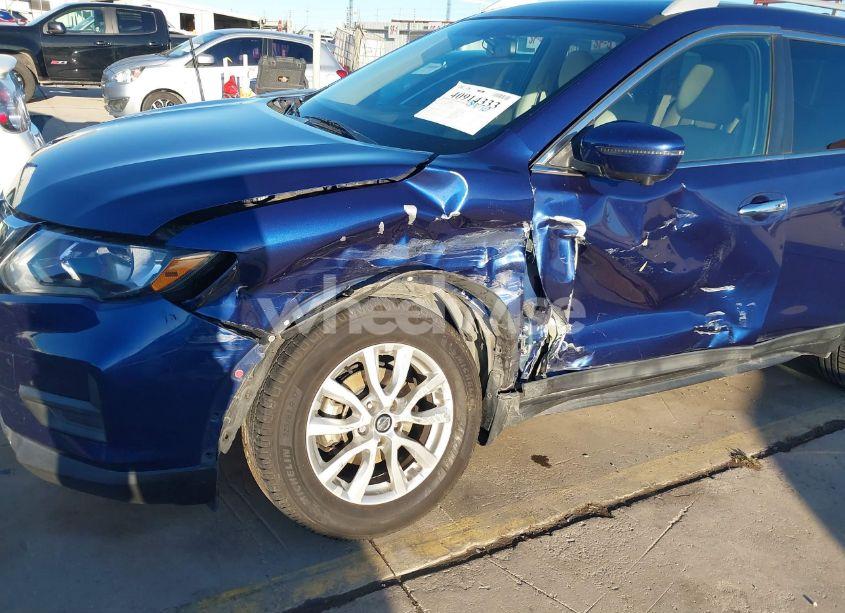 Photo 6 of 2017 Nissan Rogue SV (VIN 5N1AT2MT2HC737332)