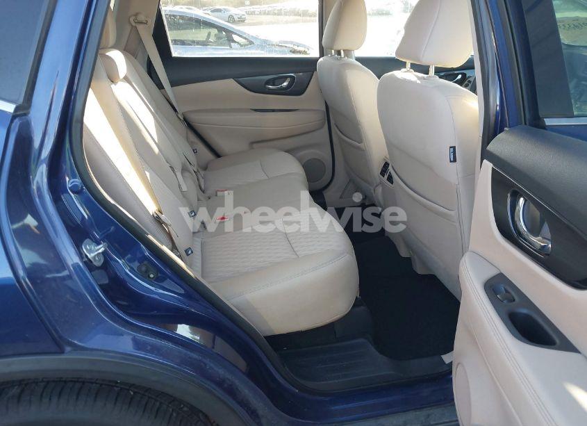 Photo 8 of 2017 Nissan Rogue SV (VIN 5N1AT2MT2HC737332)