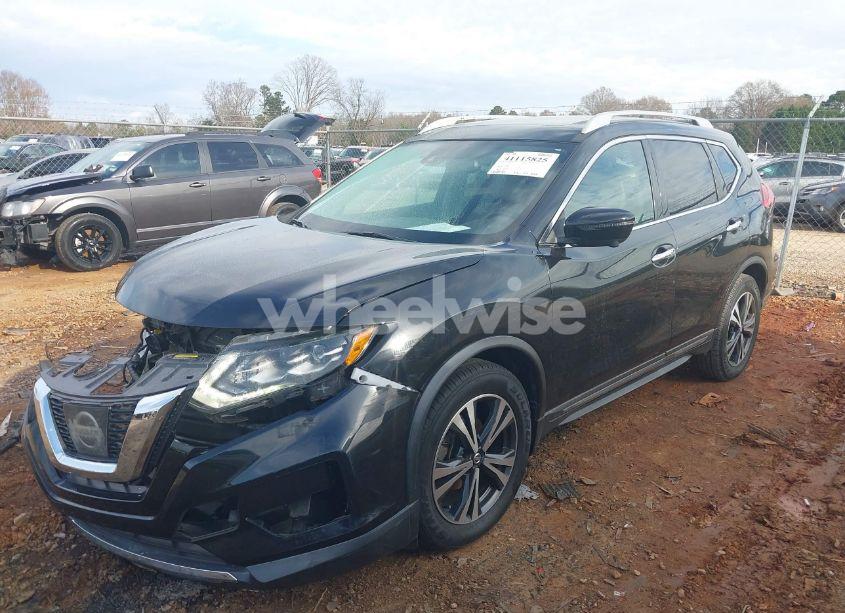 Photo 2 of 2017 Nissan Rogue SL (VIN 5N1AT2MT2HC795179)