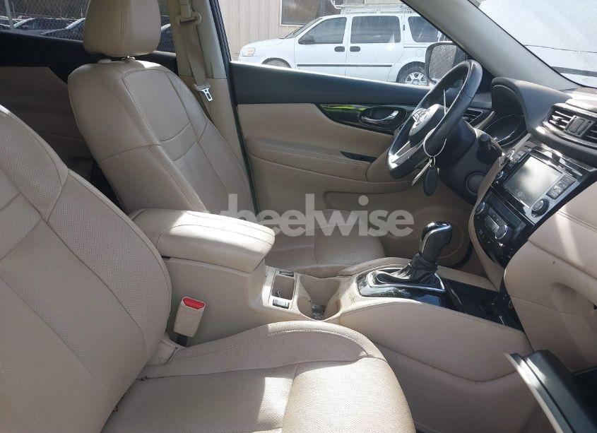 Photo 5 of 2017 Nissan Rogue SL (VIN 5N1AT2MT2HC795179)